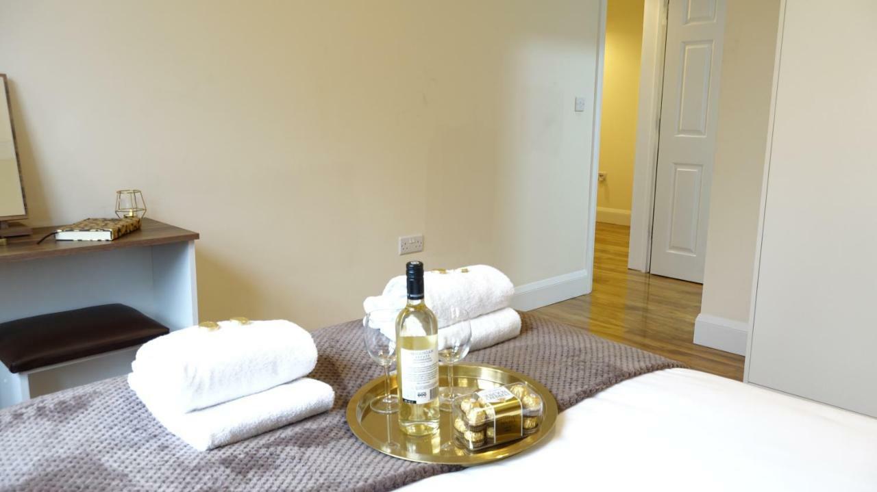 Luxury 2 Bed 2 Bath - Free Parking - 5Min To Airport - Sleeps 6 Apartment Ashford  Luaran gambar