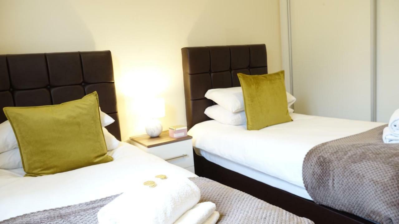 Luxury 2 Bed 2 Bath - Free Parking - 5Min To Airport - Sleeps 6 Apartment Ashford  Luaran gambar