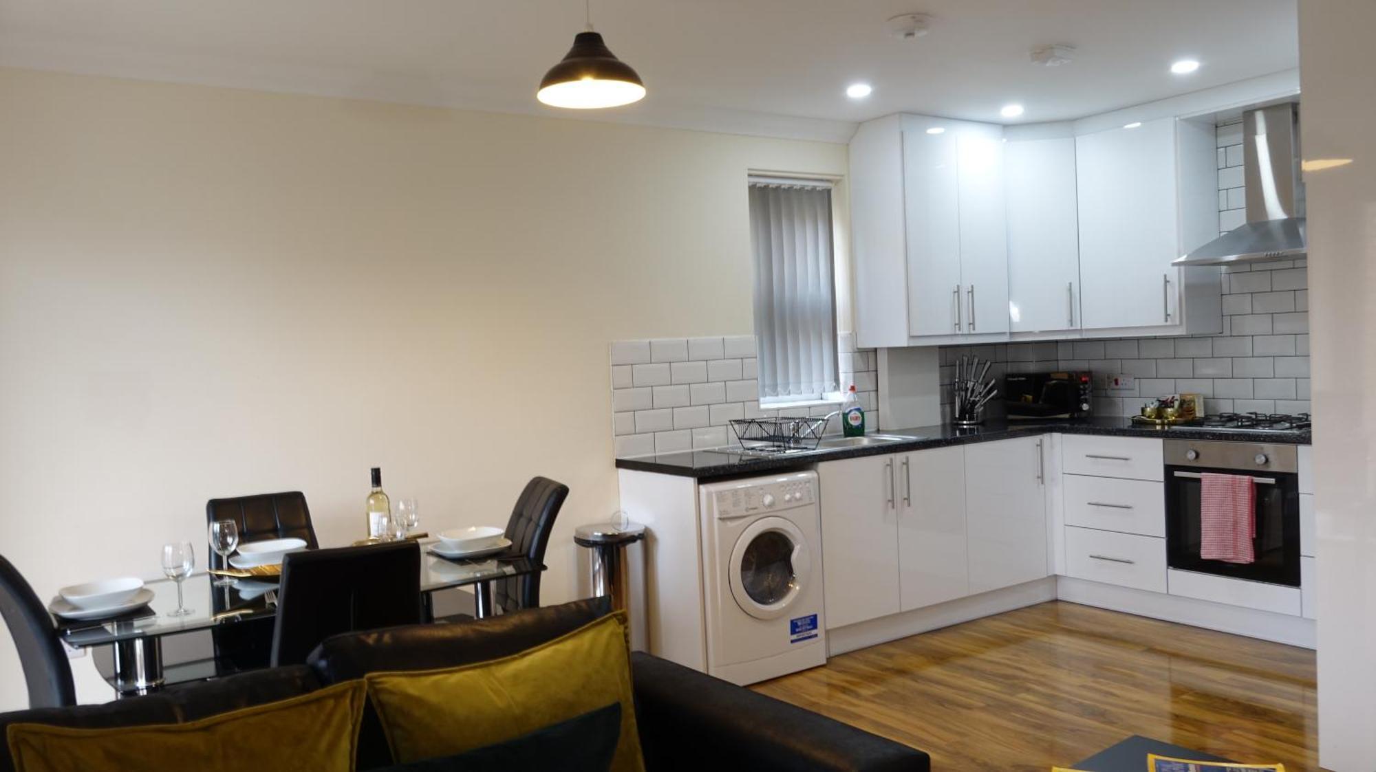 Luxury 2 Bed 2 Bath - Free Parking - 5Min To Airport - Sleeps 6 Apartment Ashford  Luaran gambar