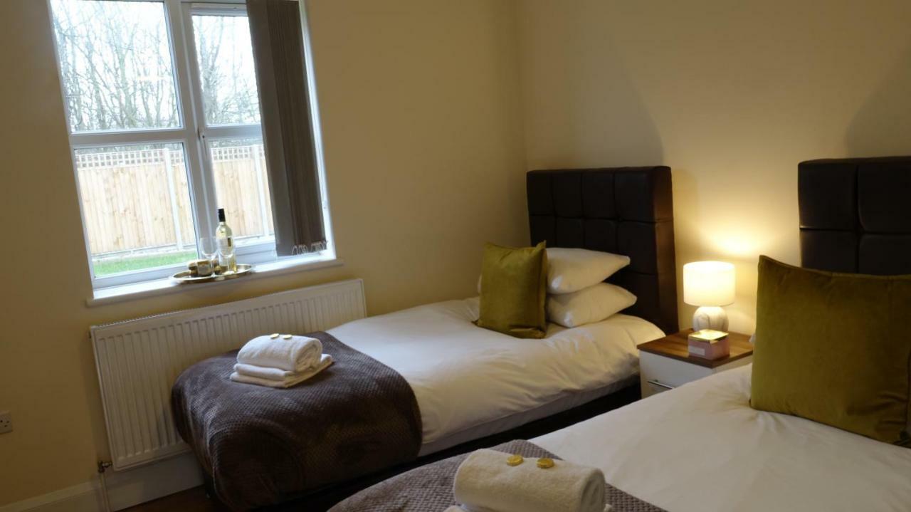 Luxury 2 Bed 2 Bath - Free Parking - 5Min To Airport - Sleeps 6 Apartment Ashford  Luaran gambar