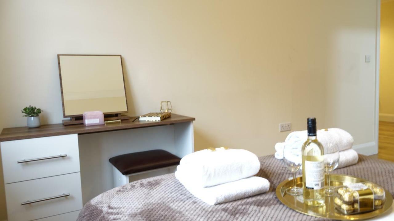 Luxury 2 Bed 2 Bath - Free Parking - 5Min To Airport - Sleeps 6 Apartment Ashford  Luaran gambar